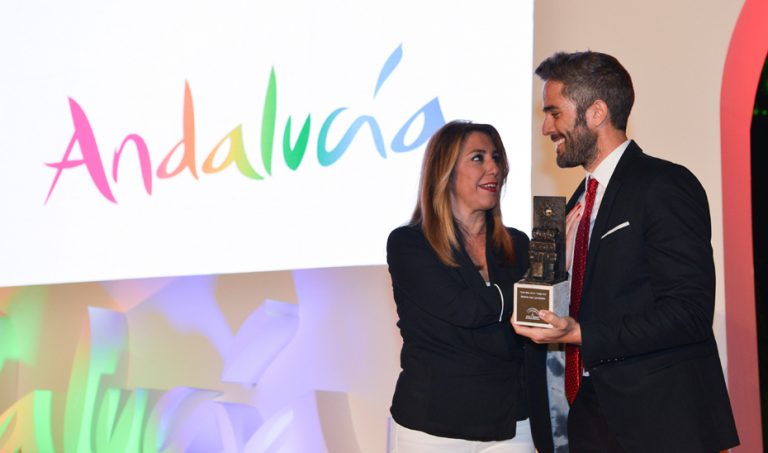 Roberto Leal recibe el premio como ‘Embajador de Andalucía’ (incluye vídeo de la entrega)