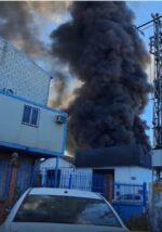 Las autoridades recomiendan permanecer en casa por la nube tóxica del incendido