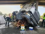 El conductor ha resultado herido de gravedad en el accidente del camión de esta mañana