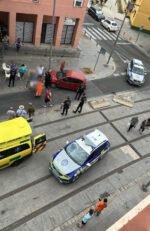 Un herido en un accidente junto a los pisos rosas en la zona norte