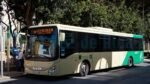 La alcaldesa vuelve a pedir refuerzos en los autobuses, como cada verano