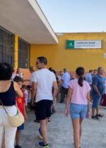 El esfuerzo de padres y madres logra la vuelta de los pediatras a la zona sur