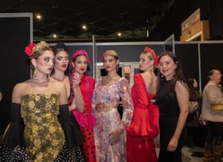 La firma alcalareña Ángeles de María presenta su colección “Calé” en Huelva Flamenca