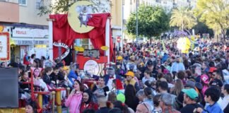 Esta tarde Gran Desfile de Carnaval al ritmo de batucada y ocho carrozas llenas de fantasía