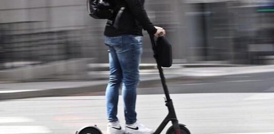 Campaña de la Policía Local para frenar el uso irresponsable de los patinetes