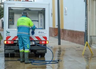 Aira encara el dispositivo de Semana Santa con un refuerzo de 26 personas y cuatro hidrolimpiadoras