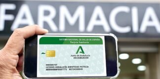 Un grave fallo informático de la Junta paraliza Las tarjetas sanitarias y las nóminas