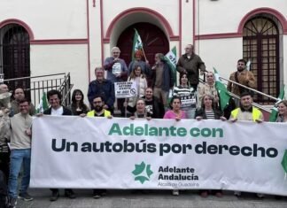 Escasa respuesta ciudadana en la manifestación por la mejora del transporte público en Alcalá