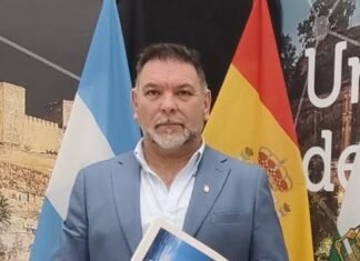 La alcaldesa y Jesús Mora mantienen la acción civil contra Roldán tras archivar la vía penal