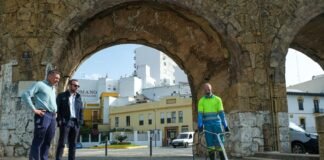 Alcalá retira la cera en varios días gracias a un operativo intensivo