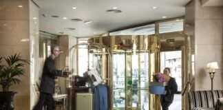 EMPLEO. El hotel M A Sevilla Congresos busca mozo/a en horario nocturno