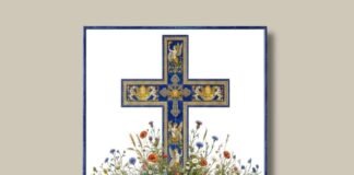 La Plaza del Duque, alma y escenario de la Cruz de Mayo de la Hermandad de Jesús