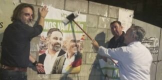 Andalucistas responde a la polémica por la pegada de carteles