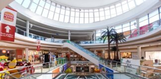 Consulta aquí qué supermercados y centros comerciales abren Jueves y Viernes Santo