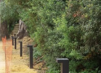 La iluminación de Oromana enfrenta a vecinos y detractores