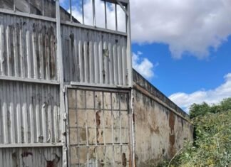 Denuncian el grave deterioro de la parte trasera del cementerio