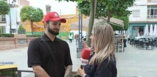 Intentan venderle en Alcalá el móvil robado de su madre y se enfrenta a ellos