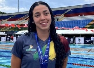 La nadadora alcalareña Ainoa Sobrado campeona nacional en Colombia