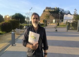 Pedro Navarro de Vox reta al equipo de gobierno a justificar sus sueldos