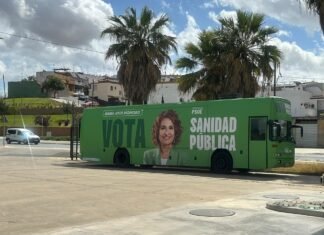 Vox ironiza sobre la avería del autobús del PSOE en Alcalá