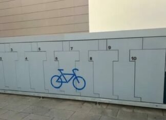 VOX denuncia que los aparcamientos para bicis llevan tres años sin funcionar