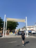 Comienza la instalación de los primeros toldos en la calle Silos
