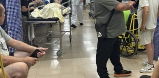 “Mi padre infartado tuvo que marcharse sin ingresar en Valme” más colapso en las urgencias