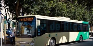 Denuncian dos robos en las paradas de bus de Alcalá a las 6 de la mañana