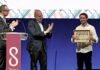 Triana premia la labor artística del alcalareño Jesús Alcarazo