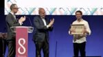 Triana premia la labor artística del alcalareño Jesús Alcarazo Triana premia la labor artística del alcalareño Jesús Alcarazo