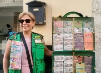 «Despues de 30 años ya me puedo jubilar»: Estrella ha dado el premio de la ONCE en Alcalá de Guadaíra