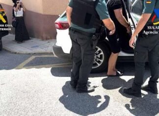 Registros en Alcalá en una operación contra una violenta banda especializada en ‘vuelcos’ de droga