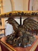 Alcalá recupera la histórica peana de la Virgen del Aguila Alcalá recupera la histórica peana de la Virgen del Aguila