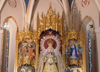 La Virgen del Águila preside por primera vez los cultos de agosto desde su nuevo retablo