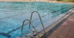 Alcalá tendrá una nueva piscina de verano con zona ajardinada y bar en Cabeza Hermosa Alcalá tendrá una nueva piscina de verano con zona ajardinada y bar en Cabeza Hermosa