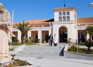 54 niños de San Juan de Dios no pueden ir a clase por falta de autobús