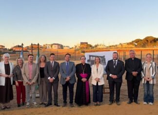 La Hermandad de la Tercera Palabra coloca la primera piedra de su futura Casa Hermandad